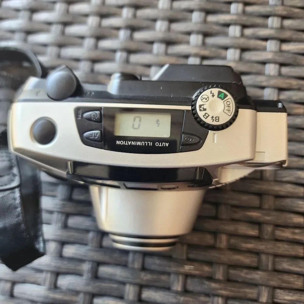 Vintage Pentax IQZoom 160 35mm Point & Shoot Film Camera With Box